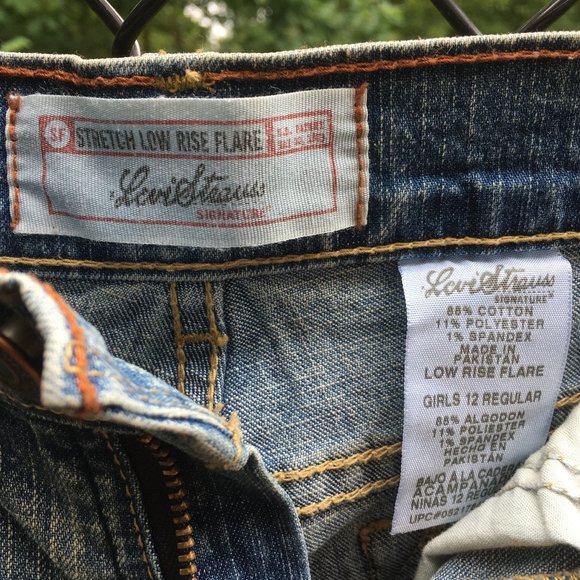 Levi Strauss Signature Low Rise Flare Jeans - Picture 3 of 3